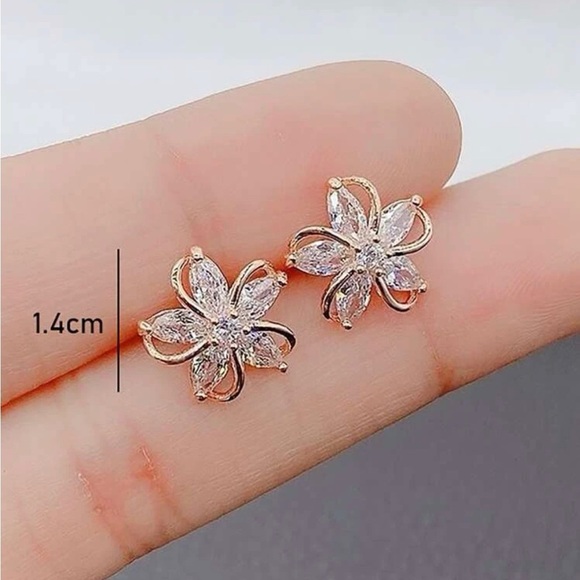 💖5 items for $25 Sale!💖 Flower CZ Rose Gold Stud Earrings - Picture 3 of 3